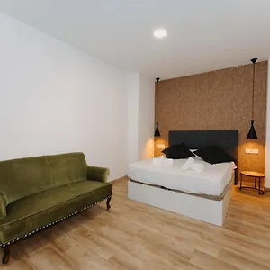 https://apartamentos-san-francisco.1costadelsol.com